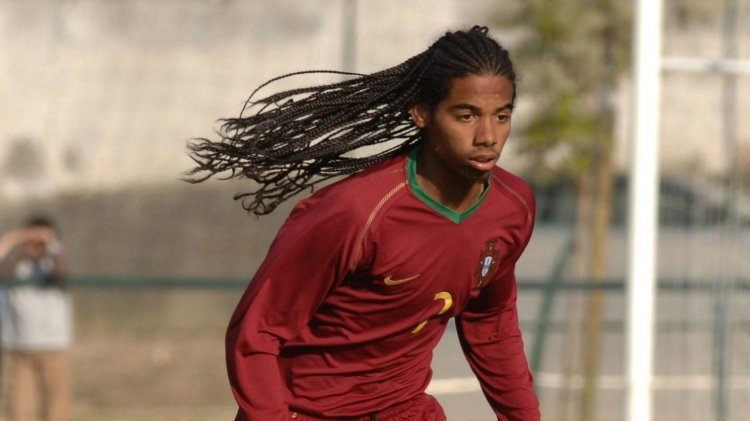 Португалец, которому пророчили более яркое футбольное будущее, чем у Роналду